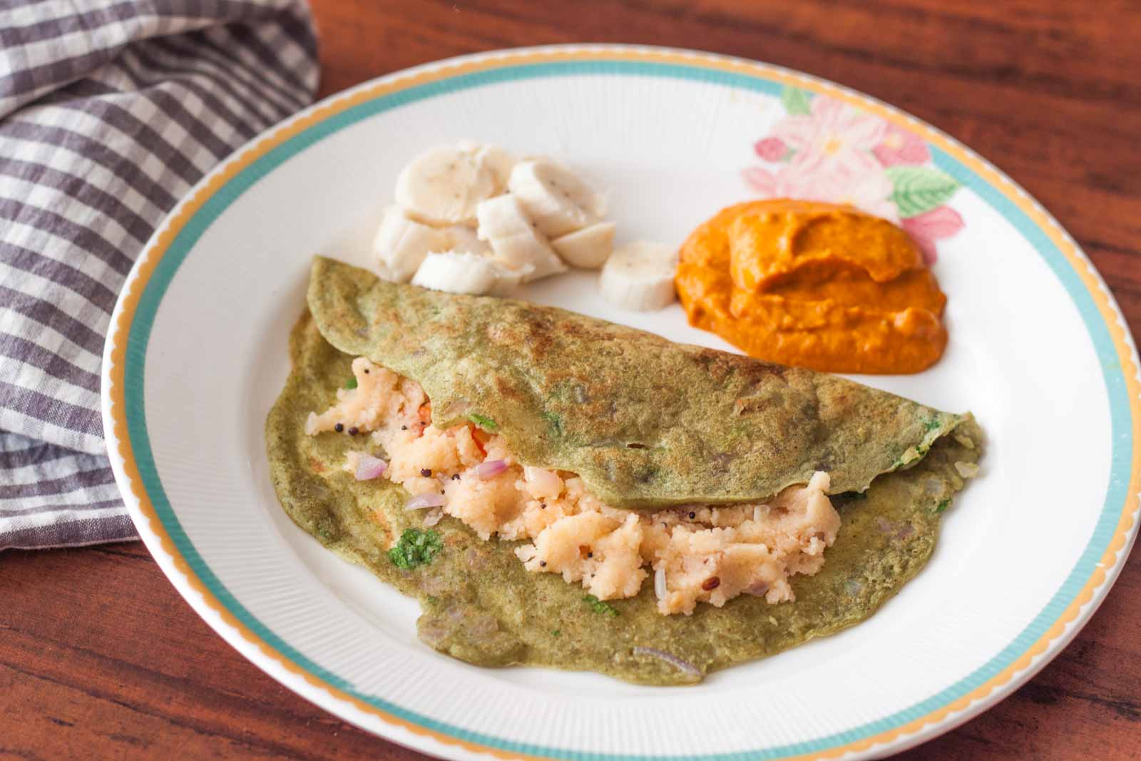 Pesarattu - Andhra Pradesh’s green gram dosa, no fermentation needed. Why it’s healthy: High in protein, gluten-free, diabetic-friendly. Pairs well with: Ginger chutney.